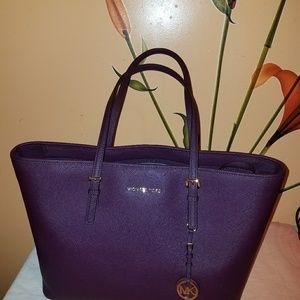 Meet your Posher, Ofelia